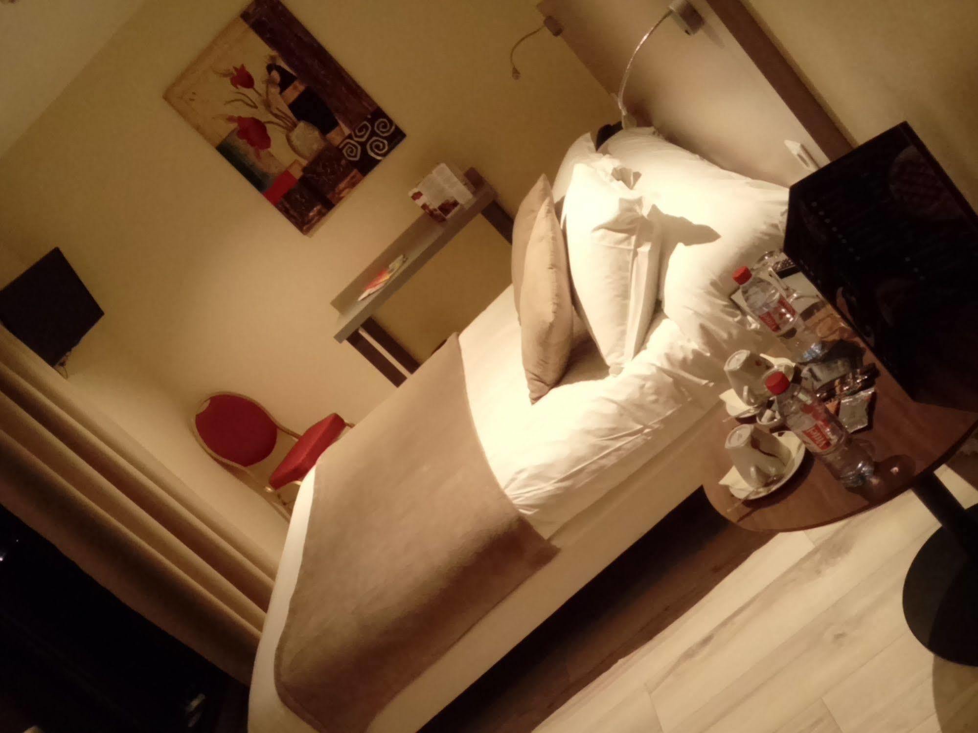 乐格兰德酒店 莫伯日 外观 照片